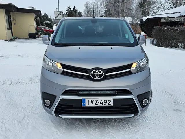 Minibussi Proace Verso 1+8 Aut. vm. 2020 tai vastaava kuva 5