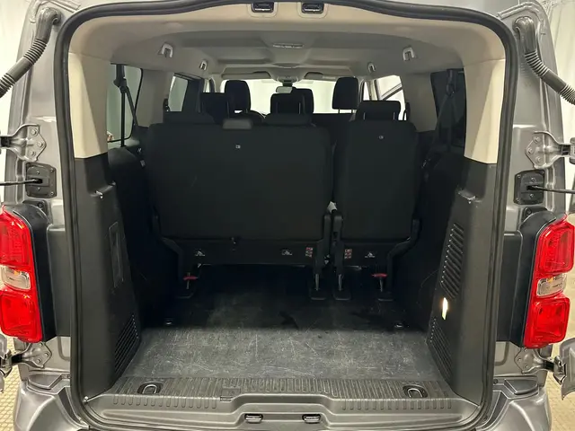 Minibussi Proace Verso 1+8 Aut. vm. 2020 tai vastaava kuva 3