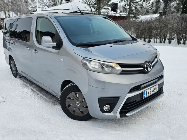 Minibussi Proace Verso 1+8 Aut. vm. 2020 tai vastaava kuva 4