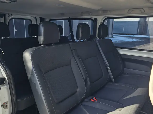 Minibussi Opel Vivaro 1+8 vm.2018 tai vastaava kuva 4
