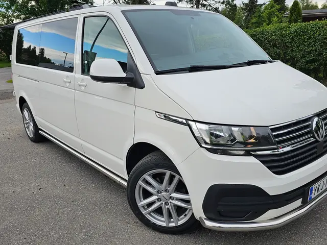 Minibussi VW Caravelle 1+8 – 4 motion Aut. vm. 2020 tai vastaava kuva 4