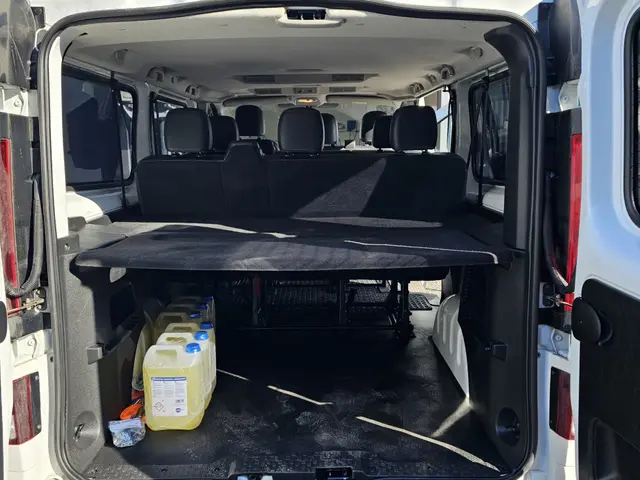 Minibussi Opel Vivaro 1+8 vm.2018 tai vastaava kuva 5