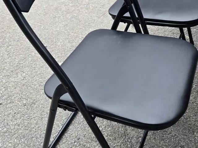 Taittopöytä ja tuolit kuva 4