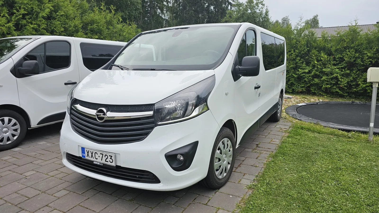 Minibussi Opel Vivaro 1+8 vm. 2019 tai vastaava kuva 1