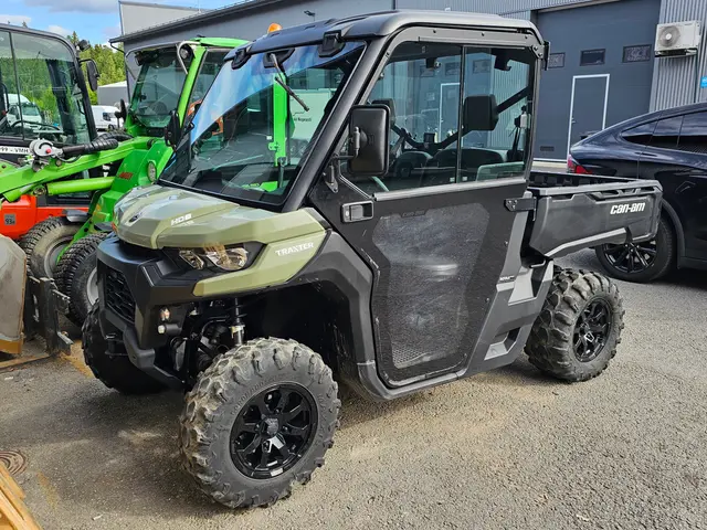 Can-Am Traxter – traktorimönkijä 60 kmh