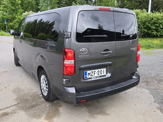 Minibussi Proace Verso 1+8 Aut. vm. 2021 tai vastaava kuva 4